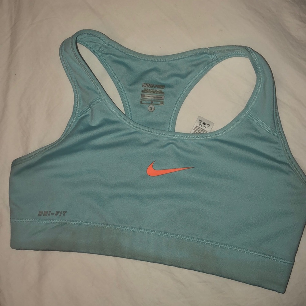 Nike pro sports bra
